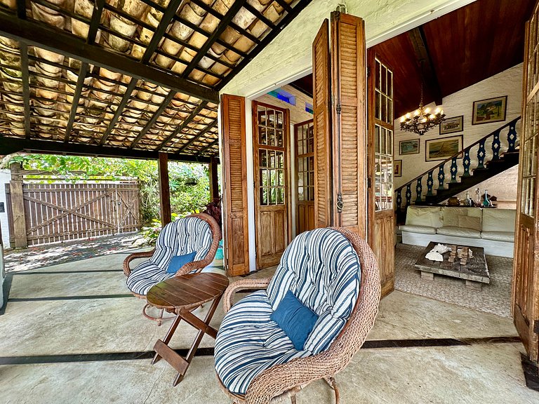 Piscina, área gourmet e localização privilegiada