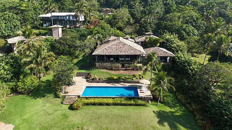 Propriedade à beira-mar com Píer Privativo e Vista Deslumbra