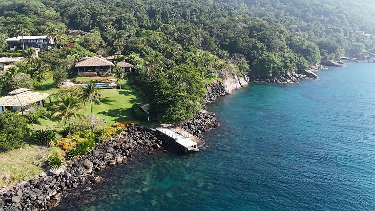 Propriedade à beira-mar com Píer Privativo e Vista Deslumbra
