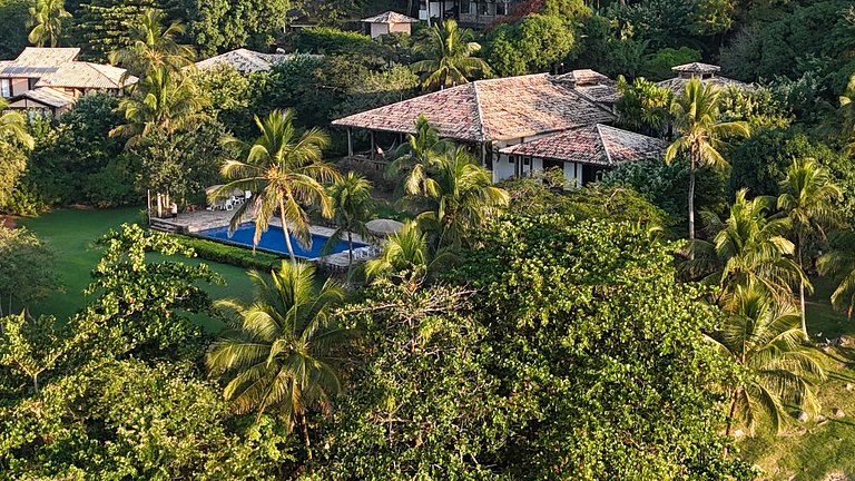Propriedade à beira-mar com Píer Privativo e Vista Deslumbra