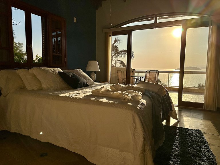 Costeira incrível, piscina, vista mar e sauna!
