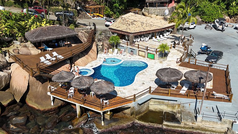 Costeira incrível, piscina, vista mar e sauna!