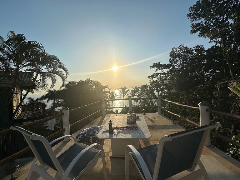 Costeira incrível, piscina, vista mar e sauna!