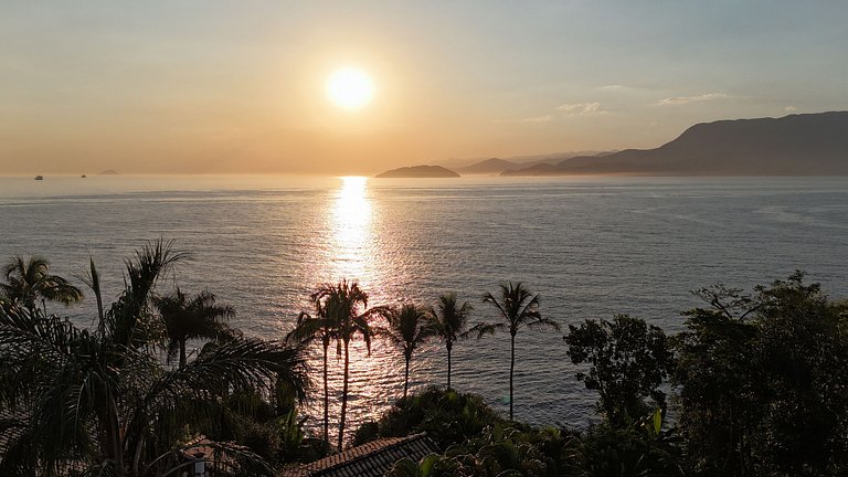 Condomínio, vista mar, sauna e piscina