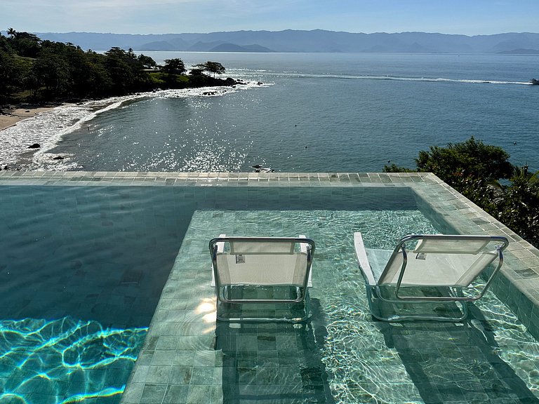Casa nova, piscina, vista e área gourmet