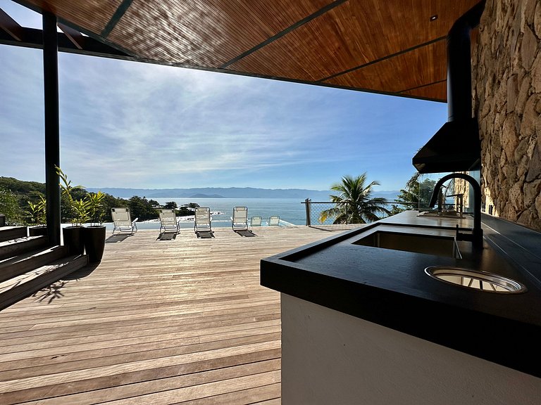 Casa nova, piscina, vista e área gourmet