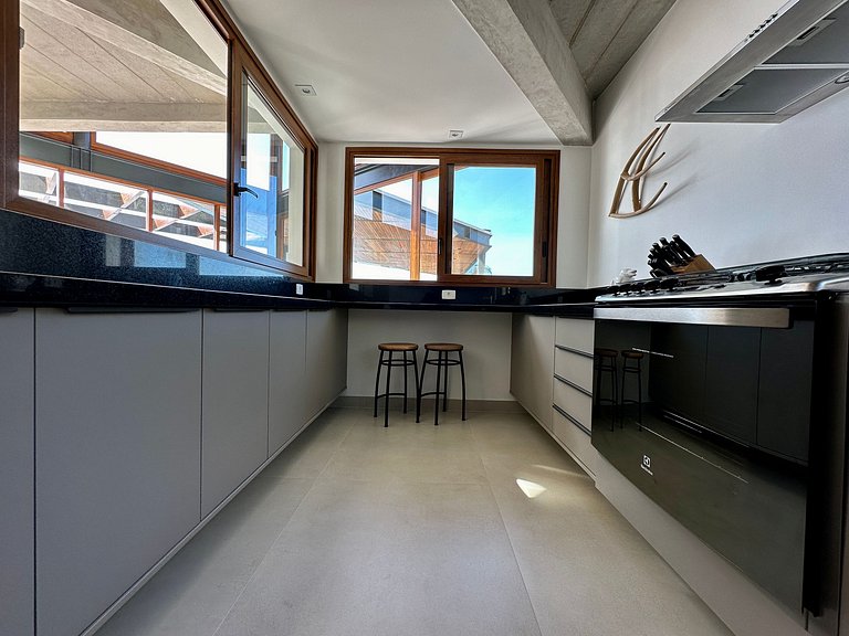 Casa nova, piscina, vista e área gourmet