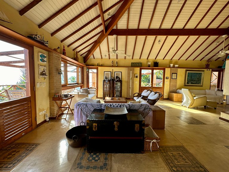 Casa com vista para o mar, piscina e área gourmet