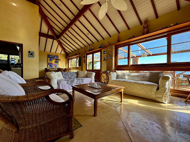 Casa com vista para o mar, piscina e área gourmet