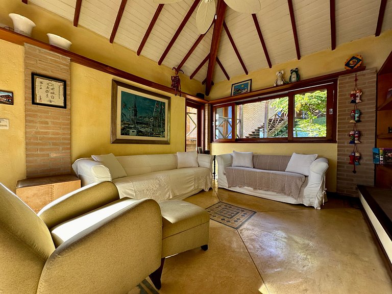 Casa com vista para o mar, piscina e área gourmet