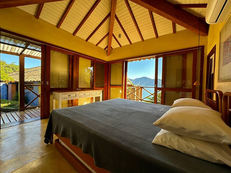 Casa com vista para o mar, piscina e área gourmet