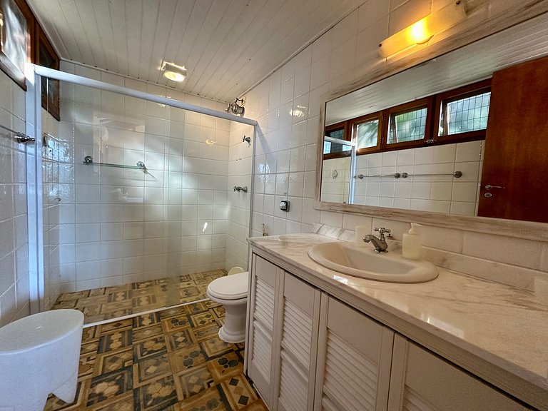 Casa com vista para o mar, piscina e área gourmet