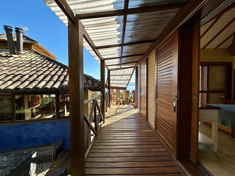 Casa com vista para o mar, piscina e área gourmet