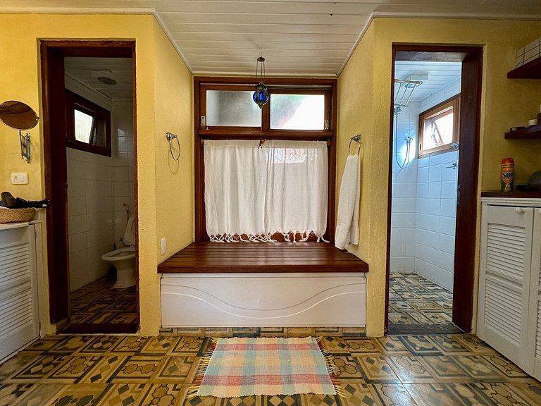 Casa com vista para o mar, piscina e área gourmet