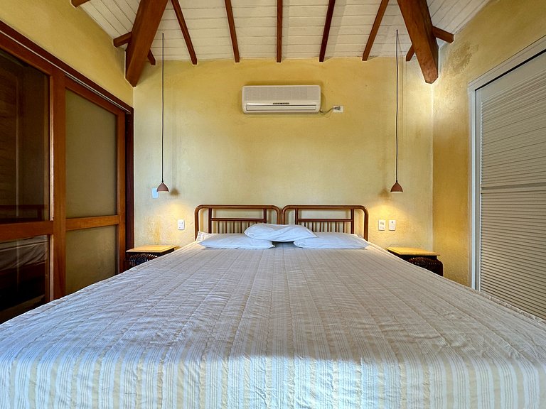 Casa com vista para o mar, piscina e área gourmet