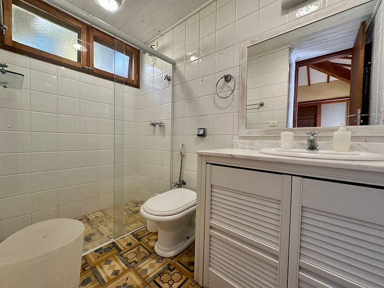 Casa com vista para o mar, piscina e área gourmet