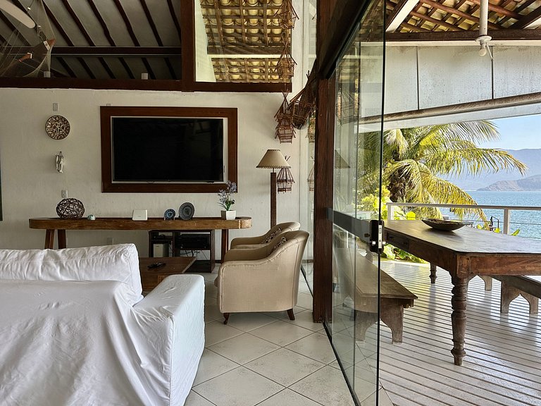 Casa Exclusiva Pé-na-Areia ao Sul de Ilhabela – Projeto Iraê