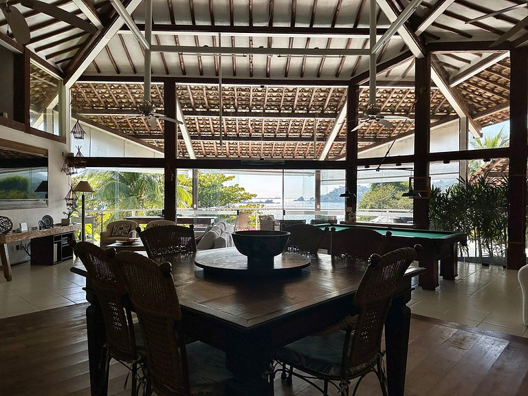 Casa Exclusiva Pé-na-Areia ao Sul de Ilhabela – Projeto Iraê