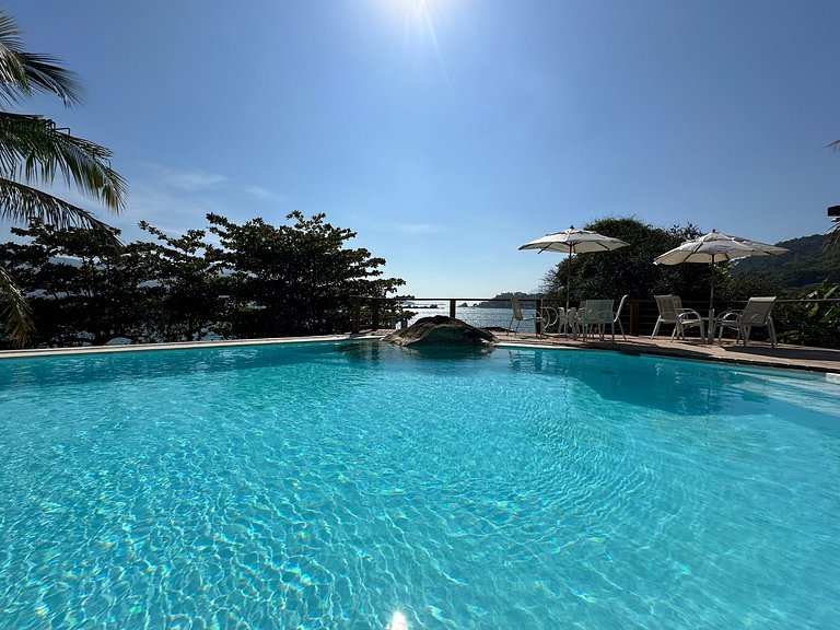 Casa Exclusiva Pé-na-Areia ao Sul de Ilhabela – Projeto Iraê