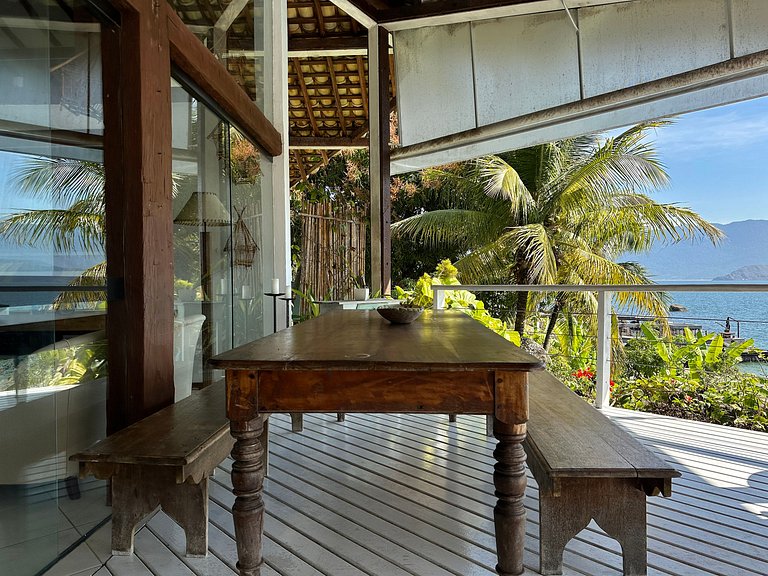 Casa Exclusiva Pé-na-Areia ao Sul de Ilhabela – Projeto Iraê