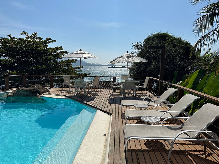 Casa Exclusiva Pé-na-Areia ao Sul de Ilhabela – Projeto Iraê