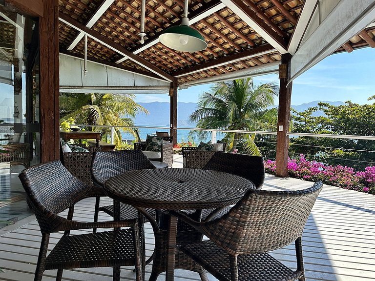 Casa Exclusiva Pé-na-Areia ao Sul de Ilhabela – Projeto Iraê