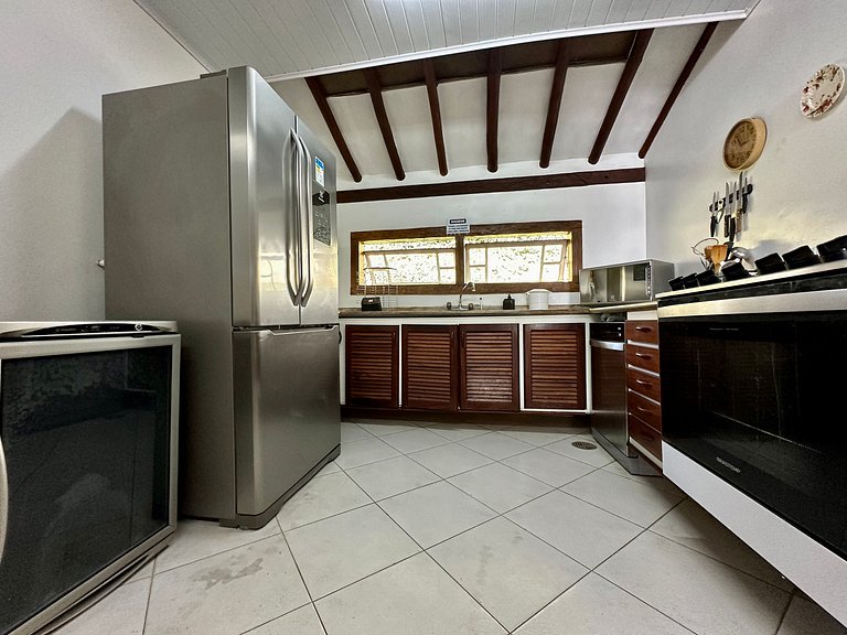 Casa Exclusiva Pé-na-Areia ao Sul de Ilhabela – Projeto Iraê