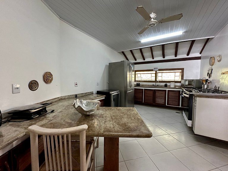 Casa Exclusiva Pé-na-Areia ao Sul de Ilhabela – Projeto Iraê