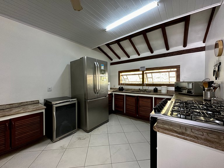 Casa Exclusiva Pé-na-Areia ao Sul de Ilhabela – Projeto Iraê