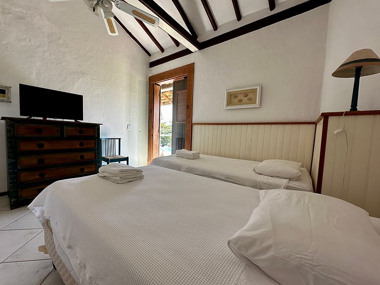 Casa Exclusiva Pé-na-Areia ao Sul de Ilhabela – Projeto Iraê