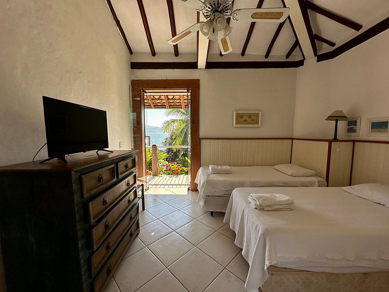 Casa Exclusiva Pé-na-Areia ao Sul de Ilhabela – Projeto Iraê