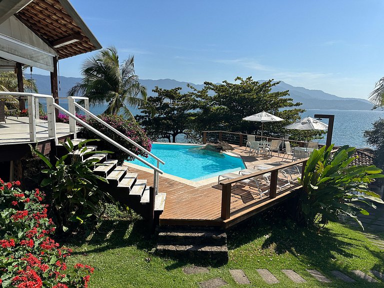 Casa Exclusiva Pé-na-Areia ao Sul de Ilhabela – Projeto Iraê