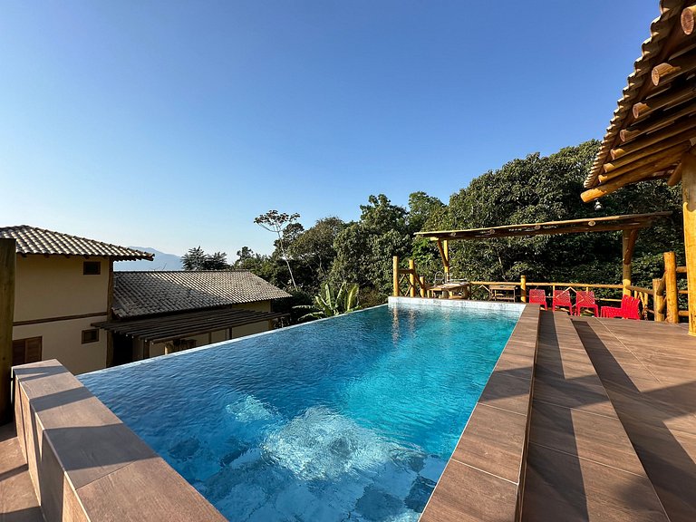 Casa incrível em condomínio - piscina e vista