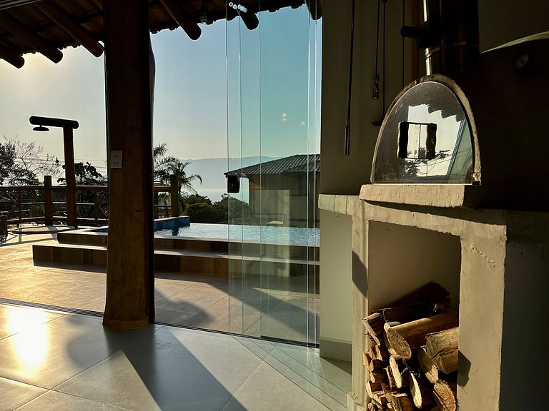 Casa incrível em condomínio - piscina e vista