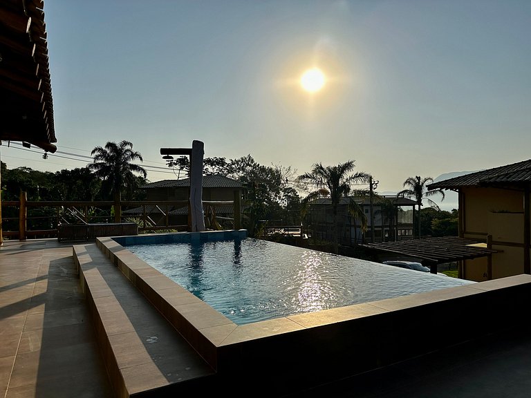 Casa incrível em condomínio - piscina e vista
