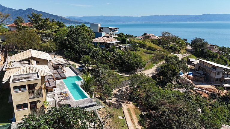 Conforto, vista incrível, piscina - Praia Armação