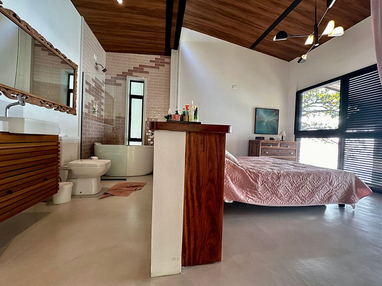 Casa à beira-mar, na Praia da Armação