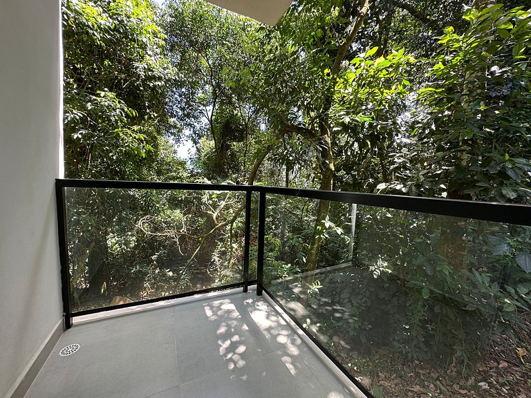 Piscina, vista montanha e churrasqueira
