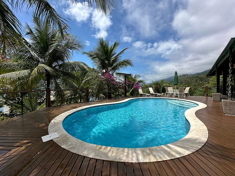 Refúgio, vista mar, piscina e churrasqueira