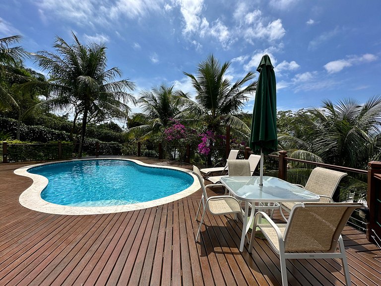 Refúgio, vista mar, piscina e churrasqueira