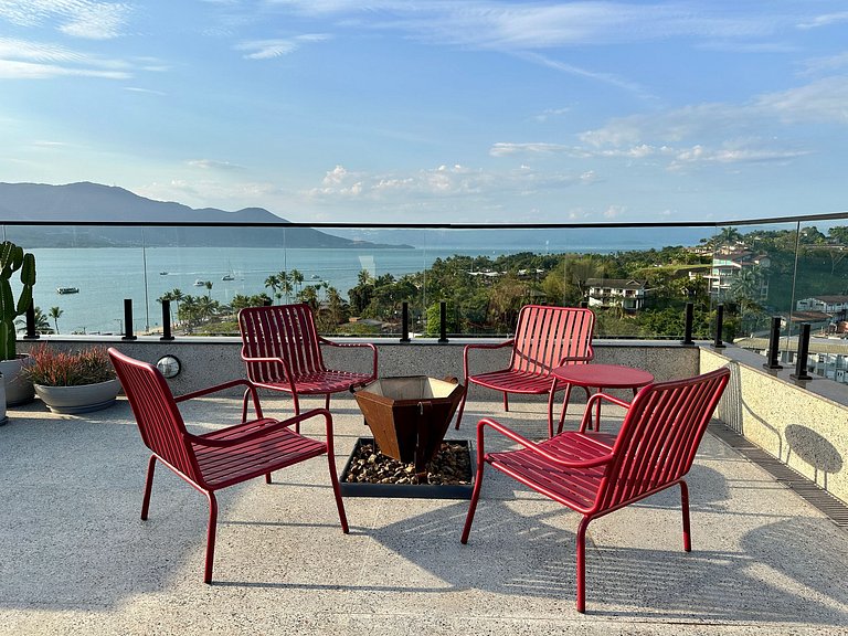Rooftop com jacuzzi, piscina aquecida a 100m praia