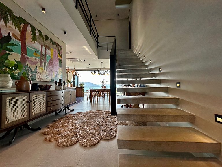 Rooftop com jacuzzi, piscina aquecida a 100m praia