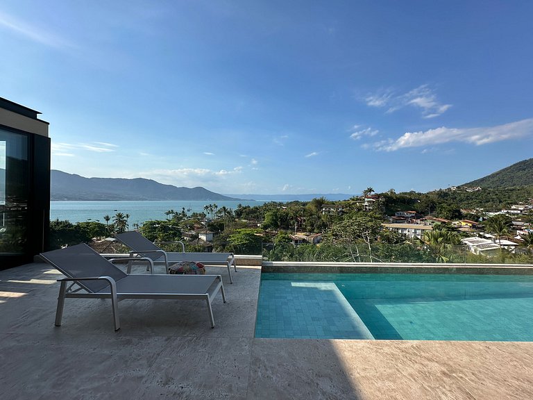 Rooftop com jacuzzi, piscina aquecida a 100m praia