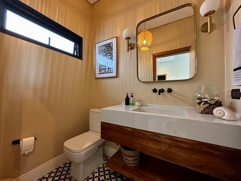 Rooftop com jacuzzi, piscina aquecida a 100m praia