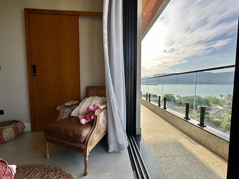 Rooftop com jacuzzi, piscina aquecida a 100m praia