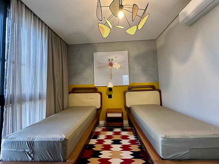 Rooftop com jacuzzi, piscina aquecida a 100m praia