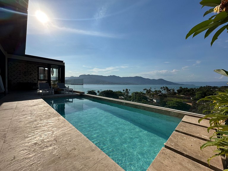 Rooftop com jacuzzi, piscina aquecida a 100m praia