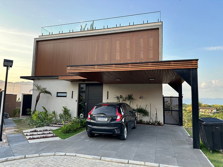 Rooftop com jacuzzi, piscina aquecida a 100m praia