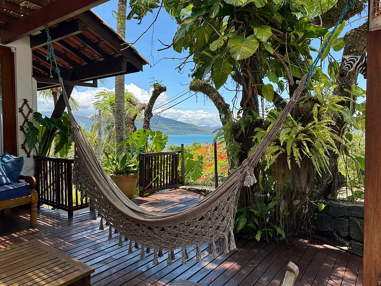 Conforto, píer, piscina e churrasqueira