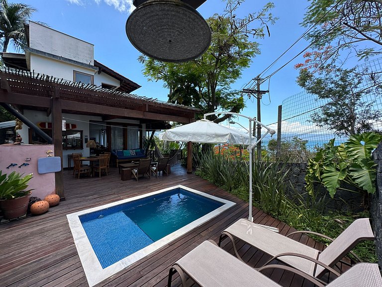 Conforto, píer, piscina e churrasqueira